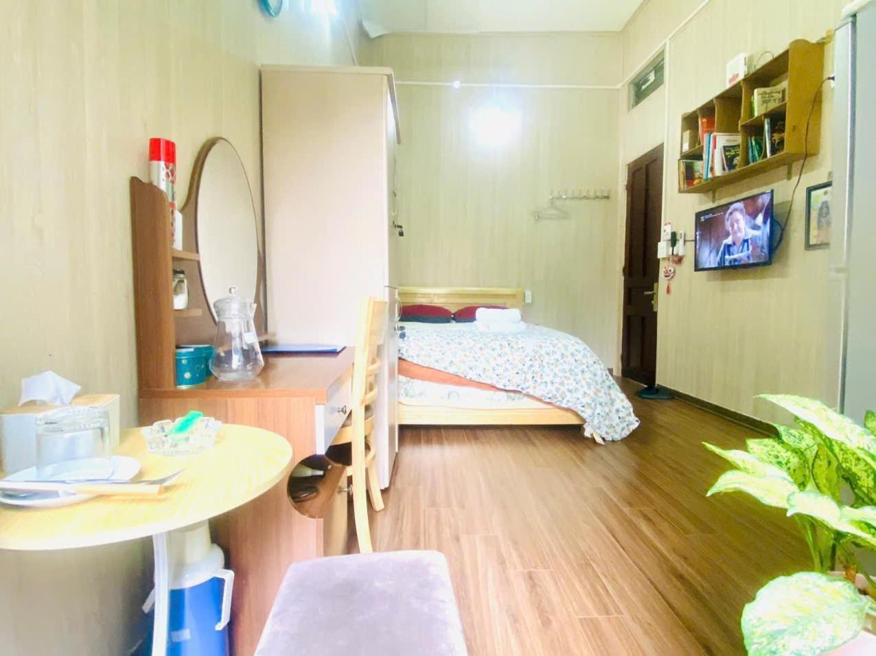 Cozy Homestay With Large Bed, Private Bathroom, Large Balcony Hanoi Exterior foto